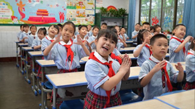 博鱼综合体育践行低碳生活 共建绿色家园——遂宁城北小学开展全国生态日活动(图2)