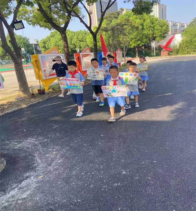 博鱼综合体育合肥市蚌埠路第五小学：垃圾分类 童心同行(图2)